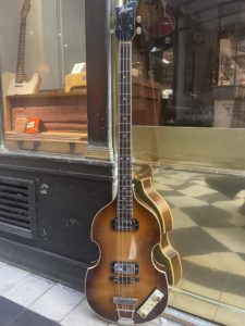 hÖfner super 3 solid c.1964 (copie)