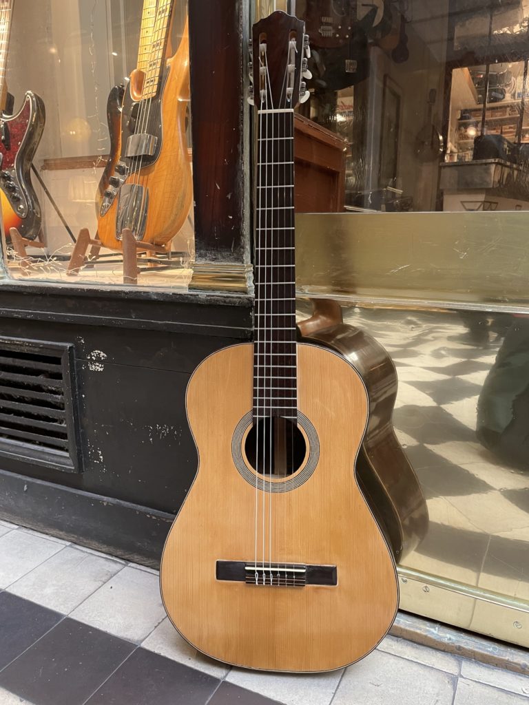 casanova,lutherie,guitare,expert,restauration,fabrication,guitares